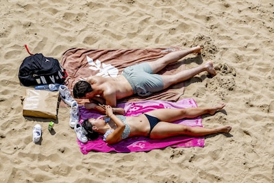 Warmste dag van de week brengt tropische hitte en kans op felle buien, lokaal tot wel 35 graden