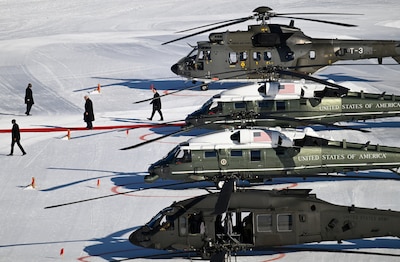 Trump sneert naar Europa en blijft azen op Groenland: ‘We willen slechts een stukje ijs om  wereld te beschermen’