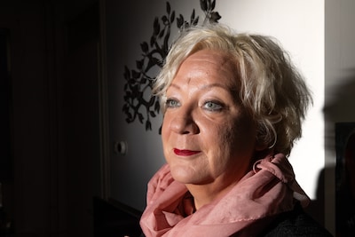 Rinske leeft maanden ‘als zombie’ door pijnstillerverslaving, nu wil ze antwoorden van de artsen