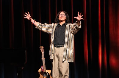 Ayoub Kharkhach wint Annie M.G. Schmidtprijs 2025