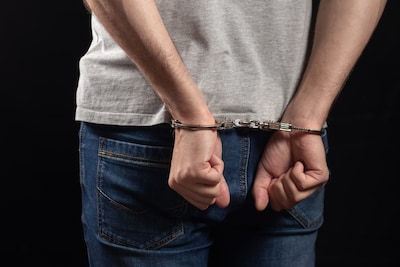 Medewerkers PI Vught zaten met handboeien aan tafel vast bij gijzeling: ‘Waren doodsbang’