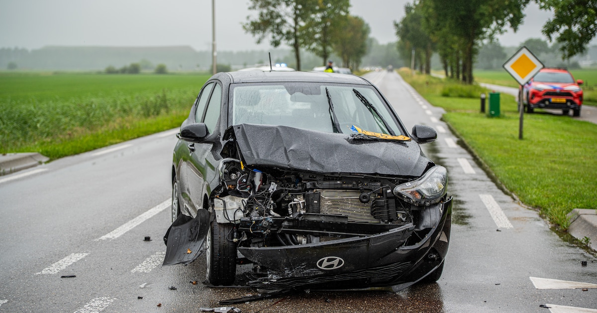 Forse schade en gewonde na aanrijding tussen twee auto's op N336 in Angerlo