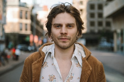 Charl zingt Shaffy start in Theater Malden