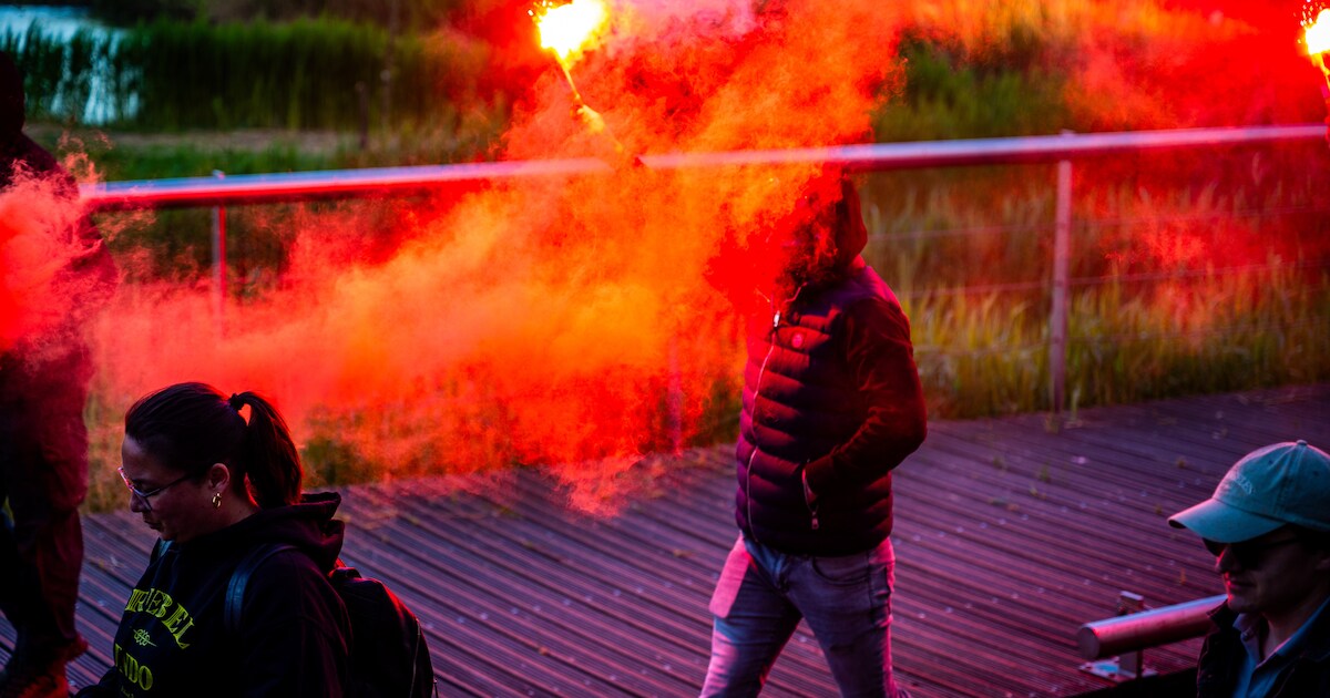 Relschopper (20) schoot met xxl-bazooka 380 vuurpijlen naar agenten bij azc-protest in IJsselstein