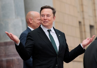 Elon Musk mogelijk eerste biljonair ooit, Oxfam waarschuwt: ‘Risico voor democratie’