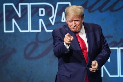 Trump begeeft zich op glad ijs met uitleg over waarom 37-jarige Pretti door ICE is doodgeschoten