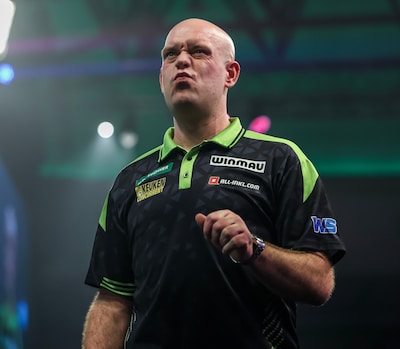 Michael van Gerwen fluitend langs WK-debutant richting clash met Gary Anderson: ‘Dit was geen test’