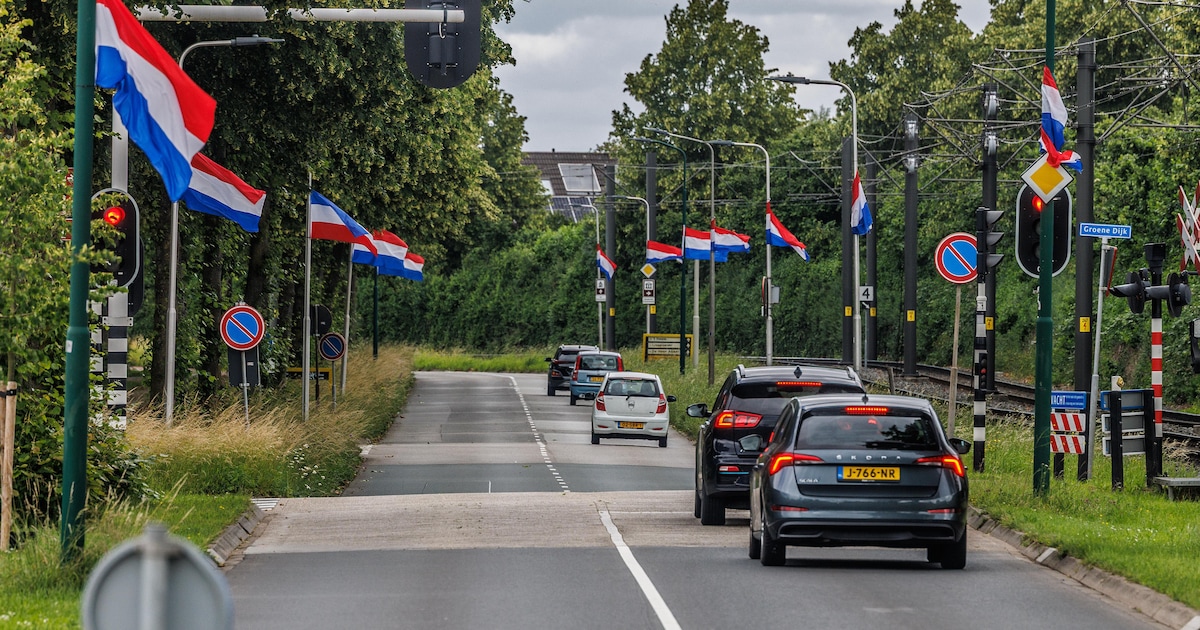 IJsselsteiners halen protestvlaggen tegen noodopvang weg