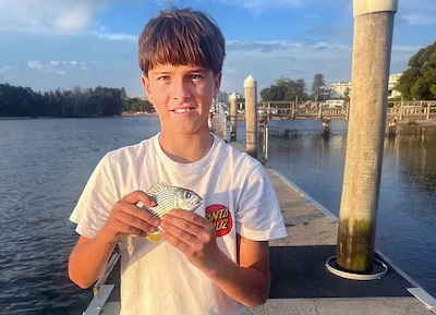 Nico (12) overleden na haaienbeet: ‘Getalenteerde sporter die mensen altijd aan het lachen maakte’