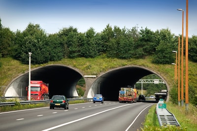 De A50 tussen Arnhem en Apeldoorn gaat dicht en dat kost je tot 3 kwartier extra reistijd