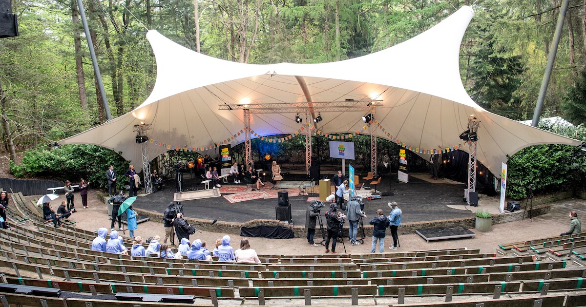 Knock Out Comedy Crew staat in Openluchttheater Cabrio in Soest