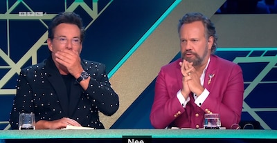 Gênant moment voor Gerard Joling in The masked singer: mysterieuze BN’er blijkt met hem te hebben gewerkt