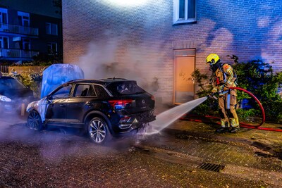Flat tijdelijk ontruimd na autobrand in Nijmegen
