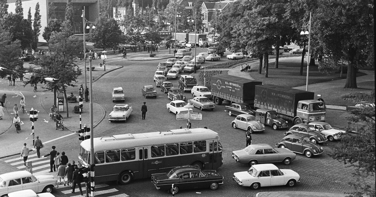 Op deze horrorrotonde was het vijftig jaar geleden al monumentale chaos | De schatkamer van Jan