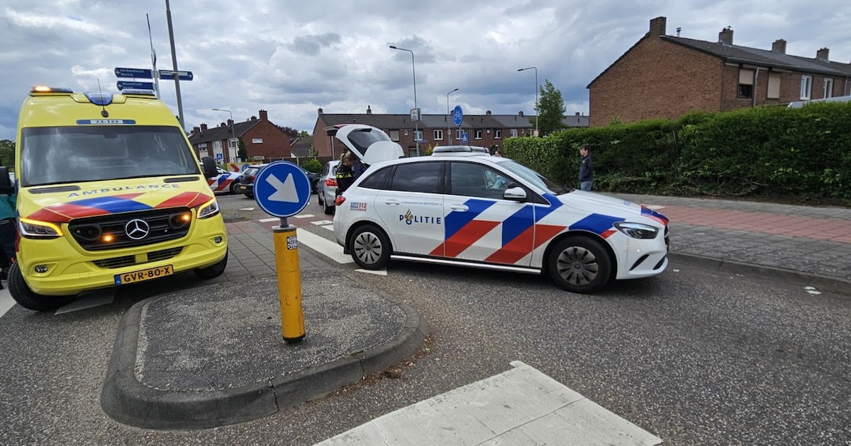 Fietsster gewond bij aanrijding op rotonde in Roermond