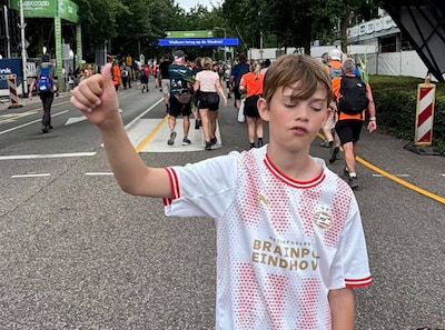 Vierdaagse van slechtziende Boaz (11) levert verrassend veel geld op: ‘Er waren mensen die zomaar 50