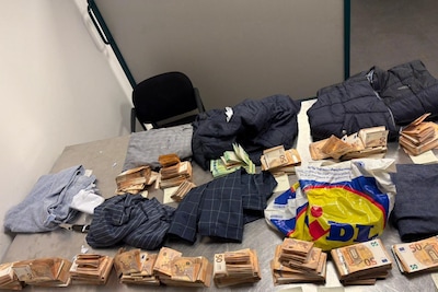 Betrapt met 250.000 euro contant geld in bagage: man (54) aangehouden