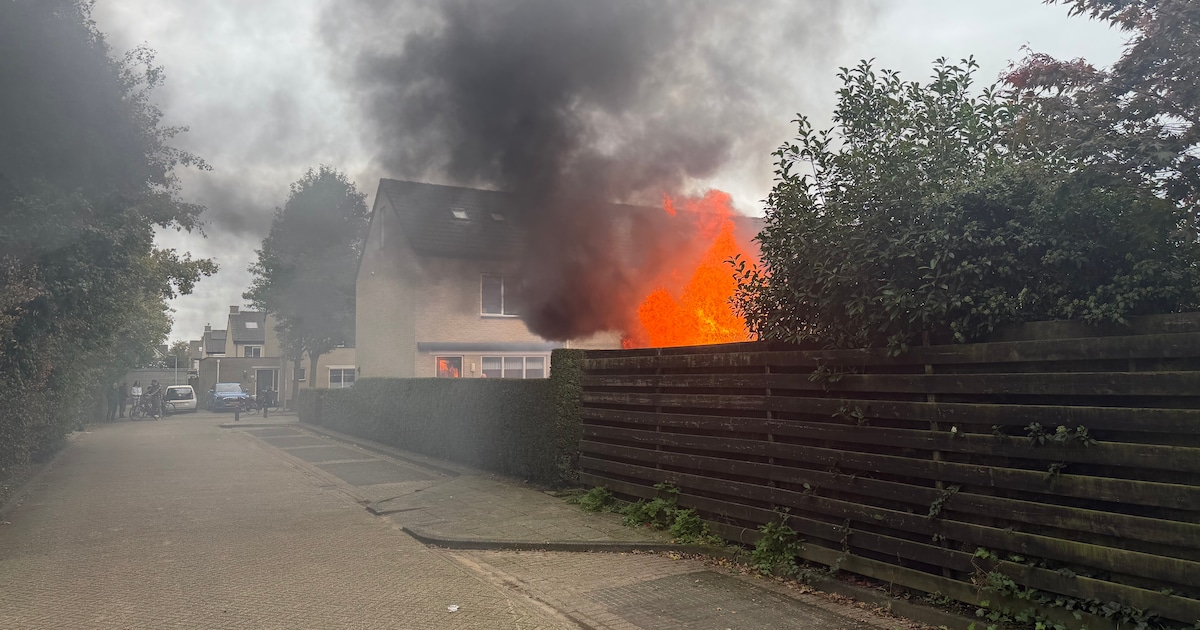Schuur volledig verwoest door uitslaande brand in Putten