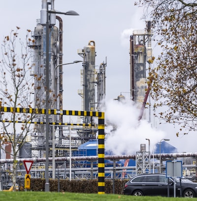 Wit poeder bij Chemelot in Geleen is melamine; advies om geen voedsel uit moestuin te eten