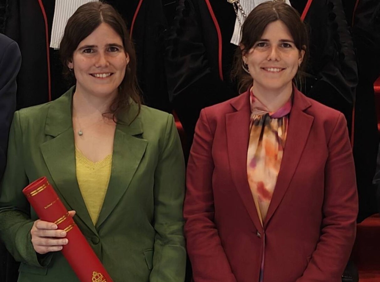 Spaanse tweeling promoveert cum laude aan de Radboud: nu moeten ze ...