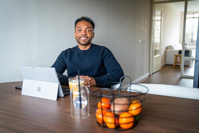 Na 2,5 jaar stress en slapeloze nachten heeft Moreno eindelijk een thuis: ‘Ik kan niet geloven dat ik hier woon’