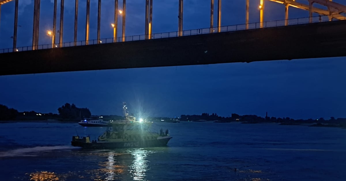 Persoon te water in Nijmegen: ‘Speld in een hooiberg’