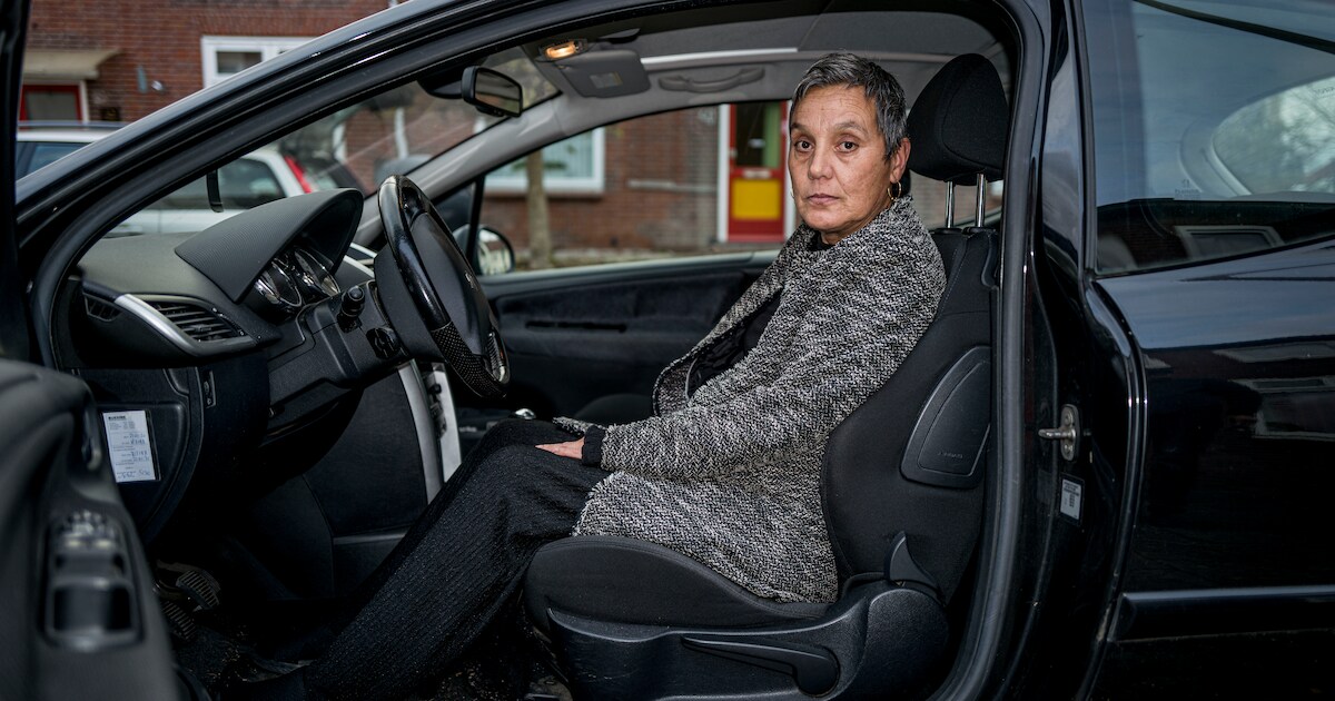 Audi-bestuurder laat Monique achter met zere nek: ‘Ringen van logo ...