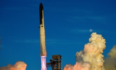 SpaceX voert omzet flink op dankzij AI-tak en groei bij Starlink