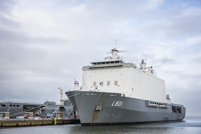 Nederlands marineschip vertrekt naar Navo-oefening poolgebied