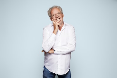 Bert Visscher maakt nieuw tv-programma Omroep Max: ‘Bert & Breakfast’