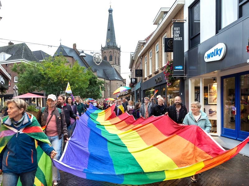 Pride Walk zorgt voor verbaasde én (vooral) blije gezichten ...