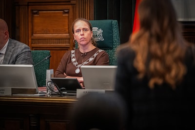 Burgemeester Schouten wil meer opties in strijd tegen huiselijk geweld: ‘Zet dader uit huis, niet de vrouw’