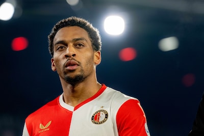 Quinten Timber haalt uit naar trainer Robin van Persie en praat over transfer: ‘Dit was de grens’