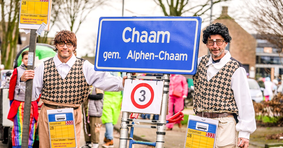 Optocht Haaikneuterslaand in foto’s