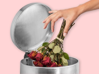 Wat moet je met je Valentijnsrozen als ze zijn verwelkt? Gooi ze niet bij het groenafval, waarschuwt de NVWA