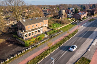 Huizen bouwen? Zet ze op palen, demp het zwembad en gebruik de molenstomp