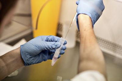 Nederland wil gebruik massadonoren van spermabanken in buitenland inperken: ‘Onwenselijk’