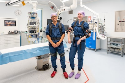 Hoe een exoskelet helpt bij langdurige operaties: ‘Het lijkt alsof je armen minder zwaar zijn’
