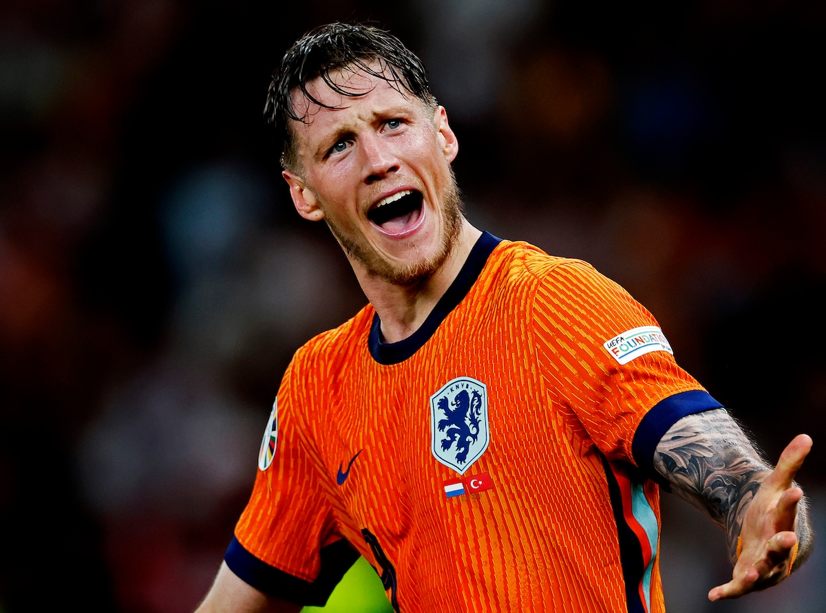 Wout Weghorst reageert op transfergeruchten: 'Ajax is de grootste club van  Nederland' | Voetbal | De Gelderlander.nl
