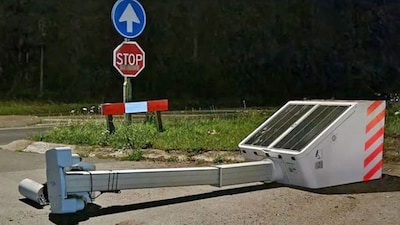 Vandalen ontdekken hoe duur het is om een flexflitspaal te slopen