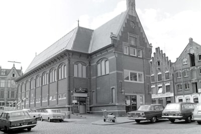 Boekpresentatie op de Korenmarkt in Arnhem