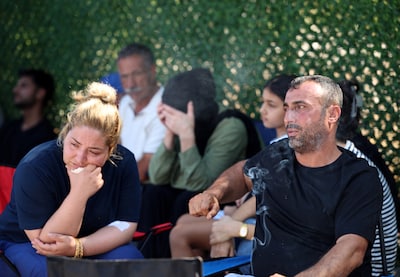 ‘Ik liet haar niet los’: moeder vertelt over laatste momenten met vermiste dochter na veerbootramp voor Cyprus