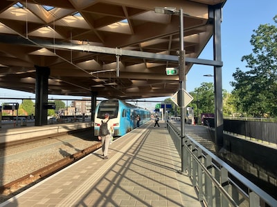 LIVE Ov-staking | Ook na 8.00 uur rijden nog niet alle treinen • Trein- en busverkeer langer ontrege