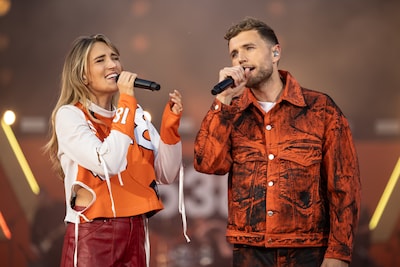 Suzan en Freek zingen naar elkaar in intieme clip bij eerste lied sinds Freeks diagnose, behalve aan het eind