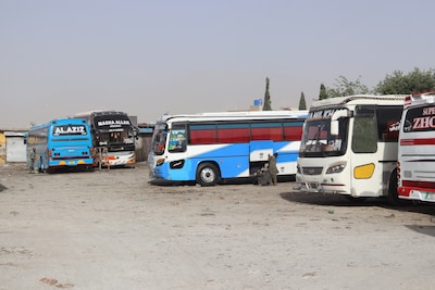 Bus stort in ravijn in Pakistan: zeker 40 doden, dodental kan nog oplopen