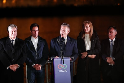 Hoe een boze insider met een heimelijk opgenomen gesprek Hongarije opschudde en premier werd