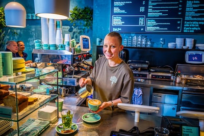 Dagelijks koffie halen zonder steeds te betalen? Deze koffieketen verkoopt abonnement van 49,50 euro