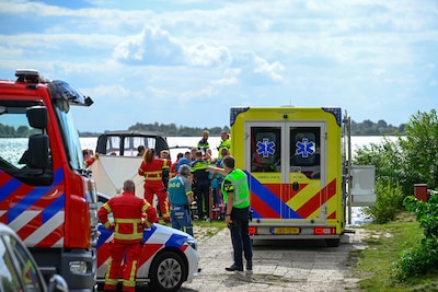 Surfer (58) overlijdt na aanvaring op Groningse Schildmeer, 19-jarige verdachte aangehouden