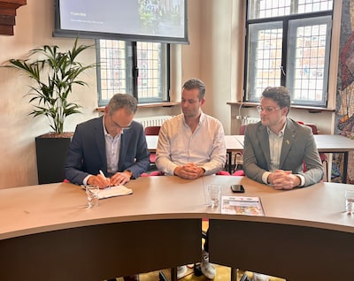 Nieuwe coalitie Gennep wil veel woningen, nieuw zwembad en afschaffing hondenbelasting