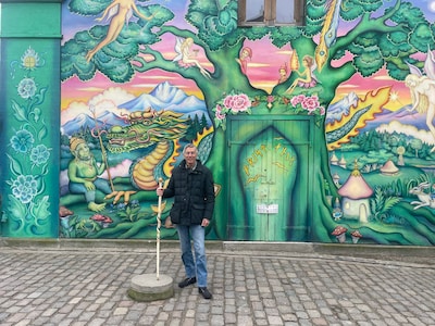 73-jarige Henry vliegt naar Groenland voor een zoomgesprek met sjamaan: ‘Zie het als een vredesmissi